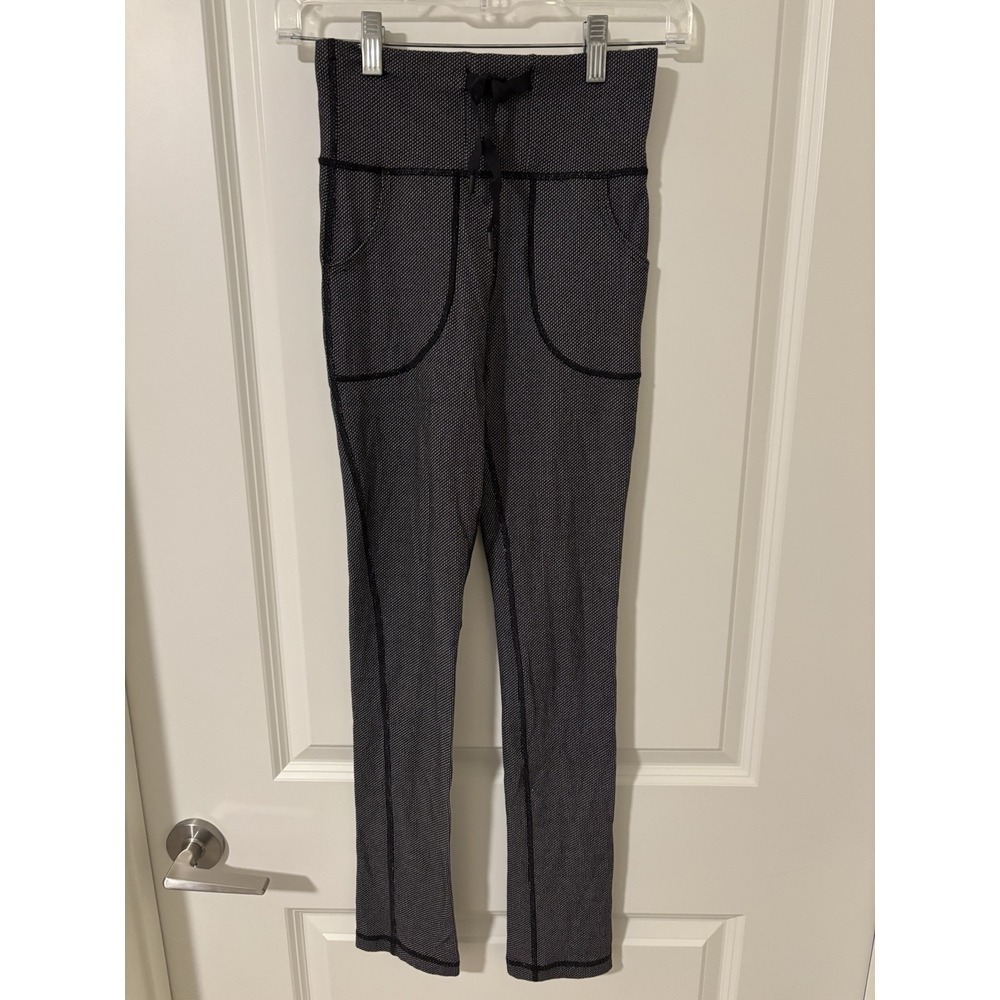 Lululemon Women's Skinny Will Pant (Print) Diamond Dot Black White Size 2 EUC